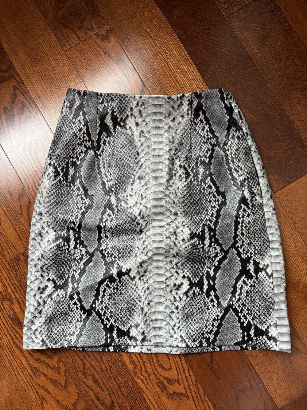 Dynamite Snake Print Pencil Mini Skirt - Gray/Black